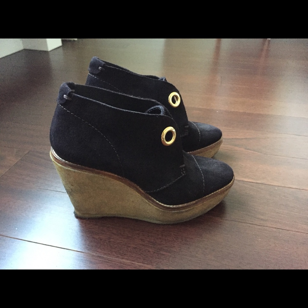 Andrew Stevens Colletion suede wedges 6